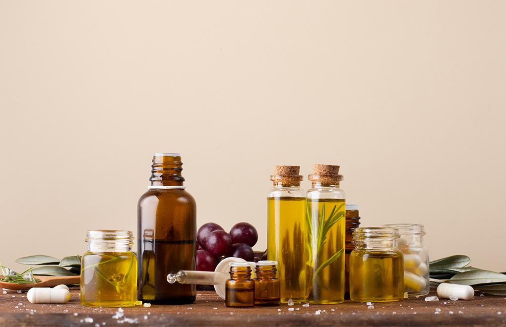 botanical oils for hair care,synthetic oils in cosmetics,natural hair oils vs silicones,custom hair care formulation,clean beauty hair products,hair care