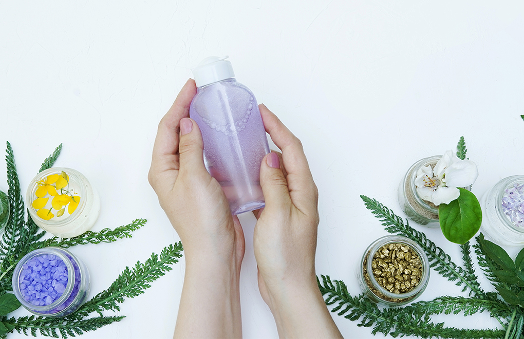 clean beauty shampoo,custom shampoo formulation,sulfate-free shampoo,microbiome-safe hair care,clean hair care trends 2026,sustainable shampoo packaging,natural hair care ingredients,custom shampoo,private label shampoo