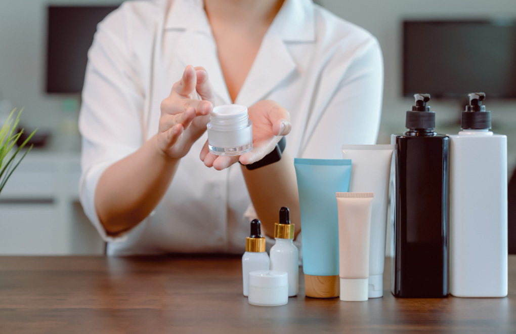 fda-compliant hair care manufacturers,hair care manufacturer compliance,fda cosmetic manufacturer,hair care contract manufacturer,cosmetic manufacturing compliance